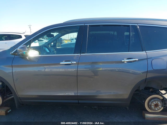 Honda Pilot Touring 2016 5FNYF5H95GB045612 Image 13