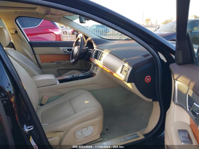 2010 JAGUAR XF SAJWA0FA8AHR53664 Photo 4
