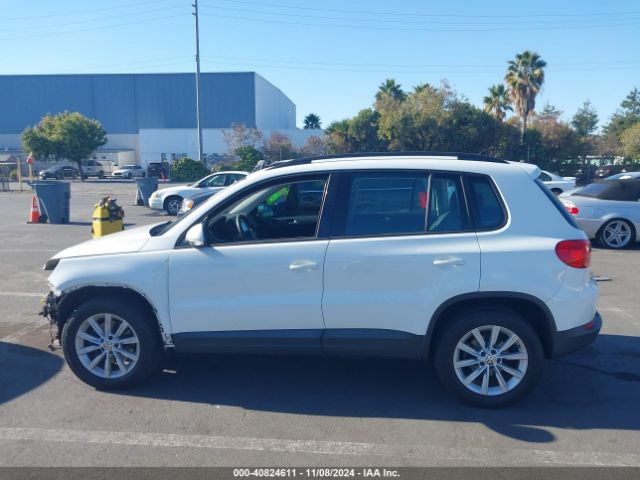 WVGBV7AXXHK045697 Volkswagen Tiguan 2.0t/2.0t S