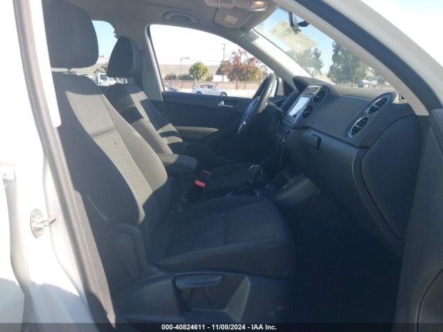 WVGBV7AXXHK045697 Volkswagen Tiguan 2.0t/2.0t S