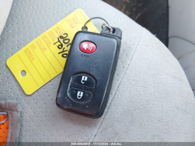 Toyota Prius Two 2014 JTDKN3DU8E1752782 Image 11
