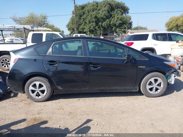 Toyota Prius Two 2014 JTDKN3DU8E1752782 Image 14