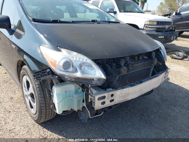 Toyota Prius Two 2014 JTDKN3DU8E1752782 Image 19