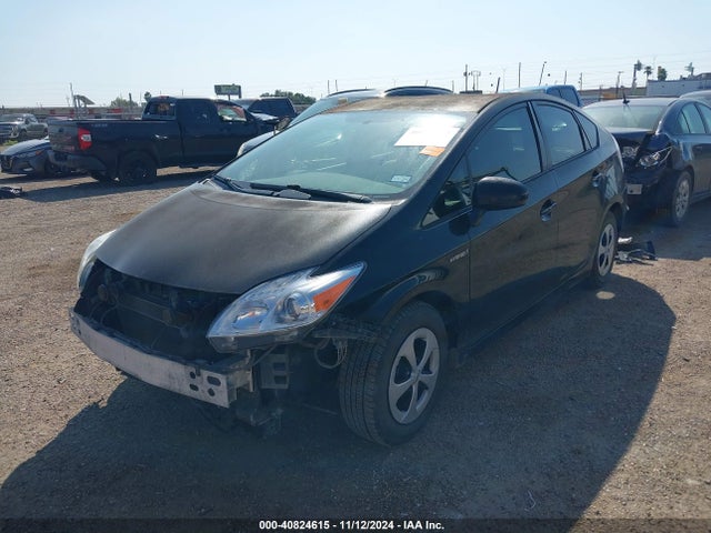 Toyota Prius Two 2014 JTDKN3DU8E1752782 Image 2