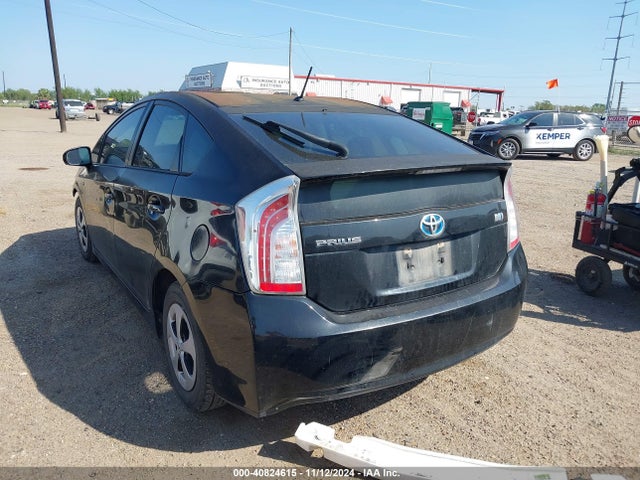 Toyota Prius Two 2014 JTDKN3DU8E1752782 Image 3