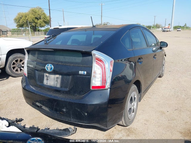 Toyota Prius Two 2014 JTDKN3DU8E1752782 Image 4