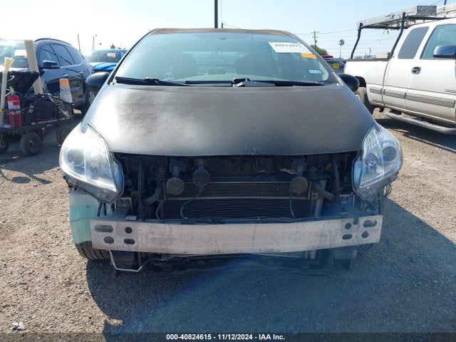 Toyota Prius Two 2014 JTDKN3DU8E1752782 Image 6