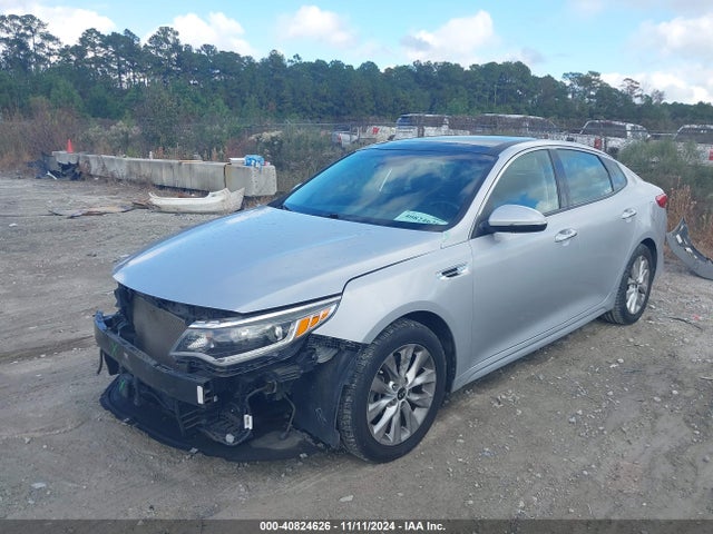 KIA OPTIMA EX 2018 5XXGU4L33JG203416 Image 2