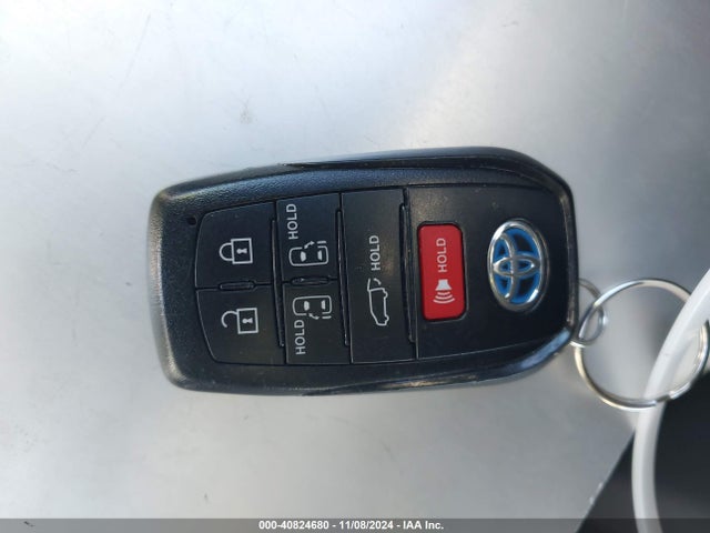 Toyota SIENNA XLE 2022 5TDYRKEC8NS099453 Image 11