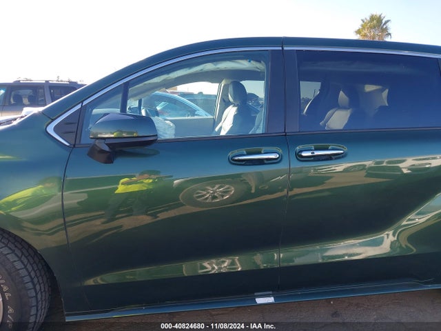 Toyota SIENNA XLE 2022 5TDYRKEC8NS099453 Image 14