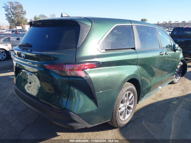 Toyota SIENNA XLE 2022 5TDYRKEC8NS099453 Image 4