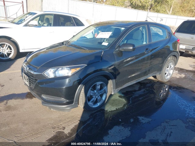 Honda HR-V LX 2018 3CZRU6H33JM730023 Image 2