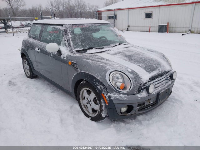 2010 MINI COOPER WMWMF3C51ATZ21648 Photo 0