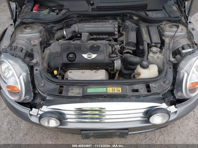 2010 MINI COOPER WMWMF3C51ATZ21648 Photo 9