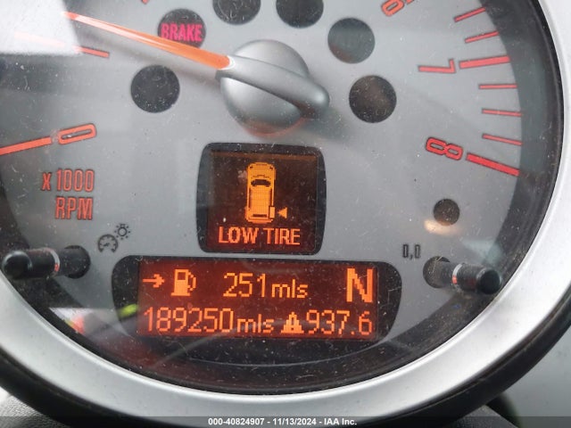 2010 MINI COOPER WMWMF3C51ATZ21648 Photo 6