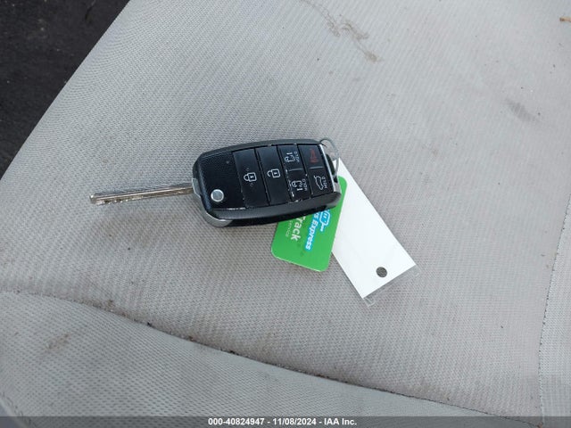 KIA SEDONA LX 2015 KNDMB5C1XF6061701 Image 11