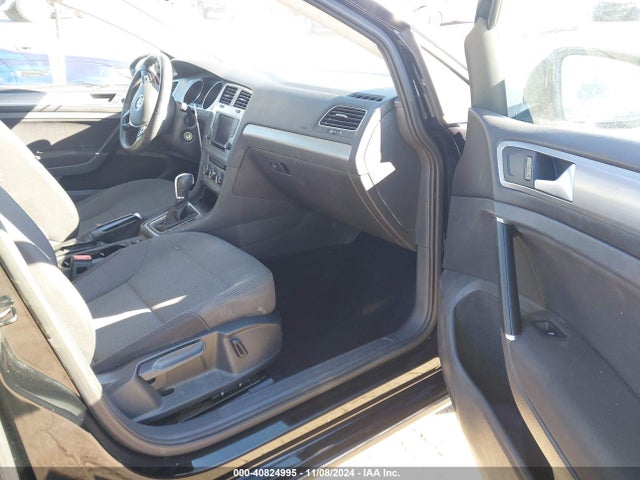 3VWC17AU2GM508172 Volkswagen Golf Sportwagen Tsi S 4-door