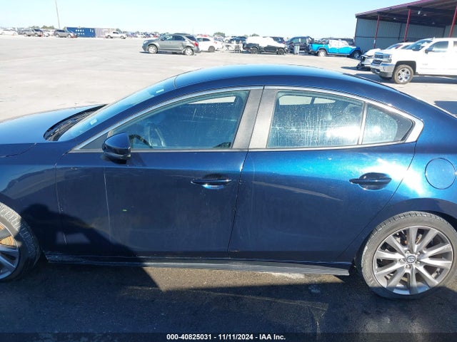 3MZBPAAL3KM108998 Mazda Mazda3 Select Package