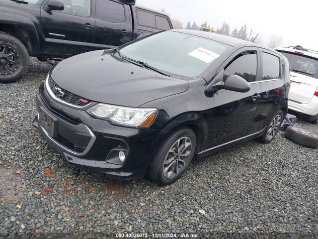 Chevrolet Sonic Lt Auto 2018 1G1JD6SG6J4129899 Image 2