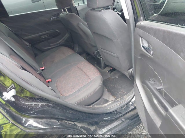 Chevrolet Sonic Lt Auto 2018 1G1JD6SG6J4129899 Image 8