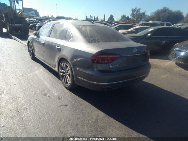 1VWBA7A3XJC008613 Volkswagen Passat 2.0t Se