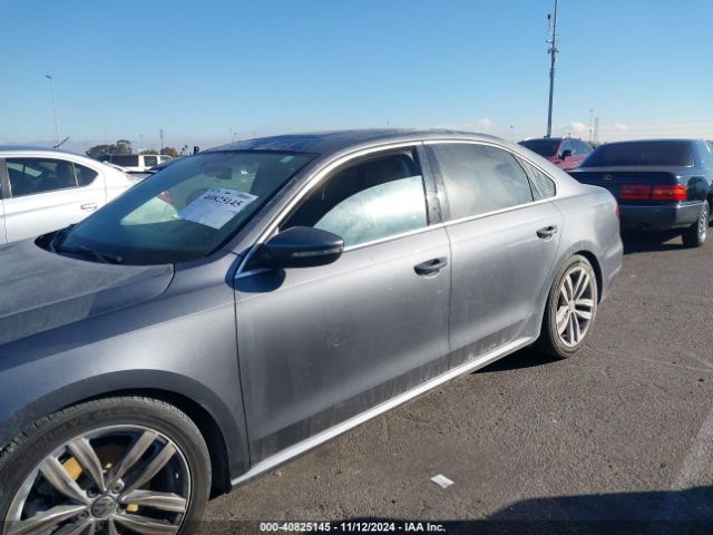 1VWBA7A3XJC008613 Volkswagen Passat 2.0t Se