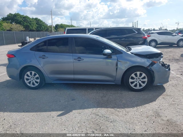 Toyota COROLLA LE 2022 JTDEPMAE0NJ228701 Image 13