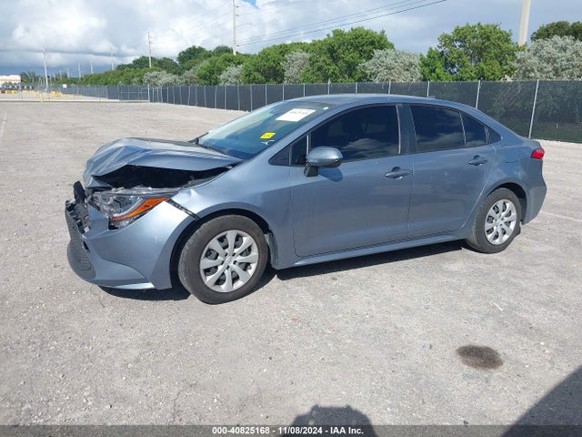 Toyota COROLLA LE 2022 JTDEPMAE0NJ228701 Image 2