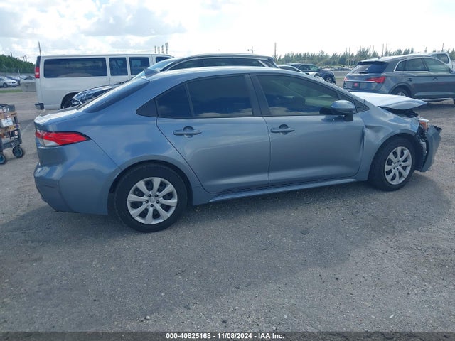 Toyota COROLLA LE 2022 JTDEPMAE0NJ228701 Image 4