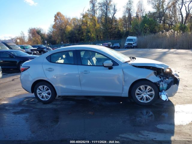 3MYDLBYV6KY514207 Toyota YARIS L