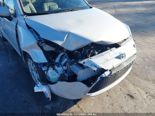 3MYDLBYV6KY514207 Toyota YARIS L