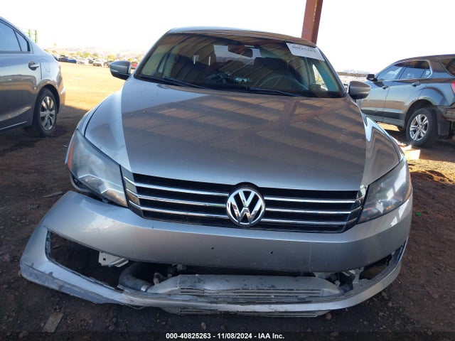 1VWAT7A3XEC111445 Volkswagen Passat 1.8t S