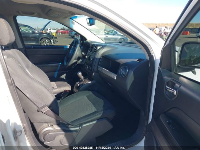 1C4NJCBA5GD615687 Jeep Compass Sport