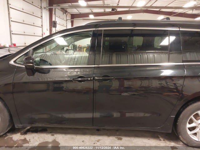 Chrysler Pacifica Touring L 2022 2C4RC1BG8NR195602 Image 15