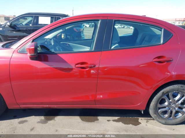 3MYDLBYV7KY503328 Toyota YARIS LE