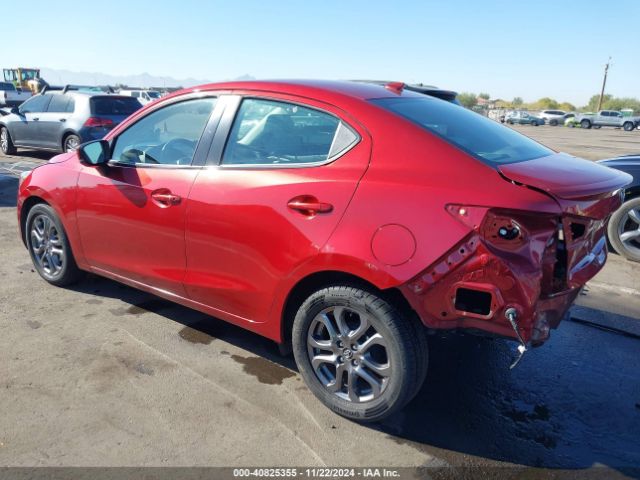 3MYDLBYV7KY503328 Toyota YARIS LE