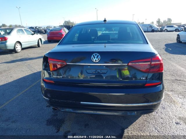 1VWDT7A34HC072742 Volkswagen Passat 1.8t R-line