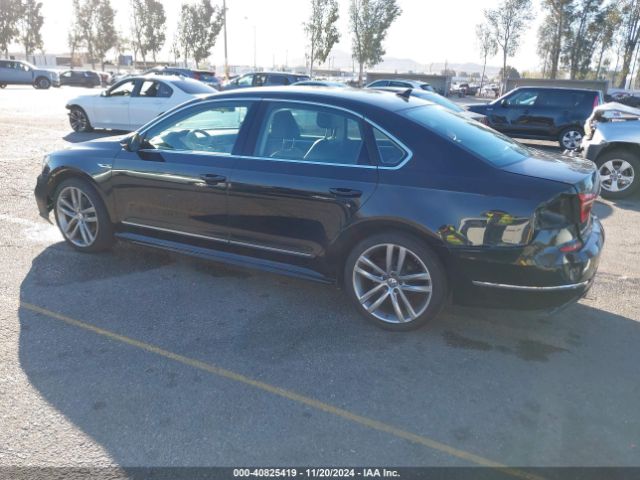 1VWDT7A34HC072742 Volkswagen Passat 1.8t R-line