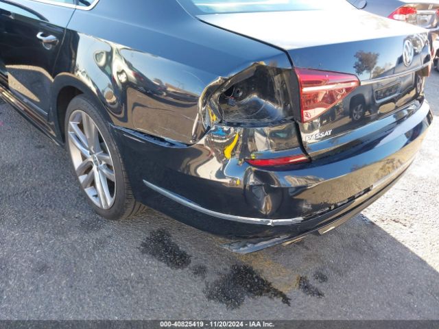 1VWDT7A34HC072742 Volkswagen Passat 1.8t R-line