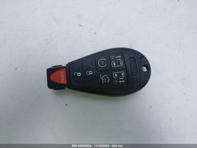 2C4RC1GG2ER297387 Chrysler Town & Country Limited