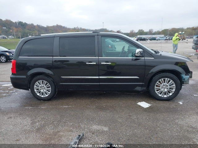 2C4RC1GG2ER297387 Chrysler Town & Country Limited