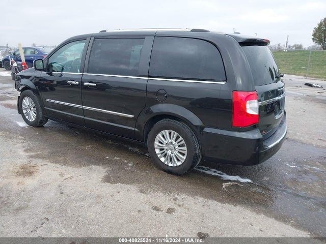 2C4RC1GG2ER297387 Chrysler Town & Country Limited
