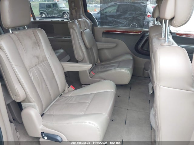 2C4RC1GG2ER297387 Chrysler Town & Country Limited