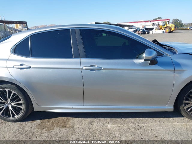 Toyota CAMRY SE 2018 4T1B11HK0JU586111 Image 12