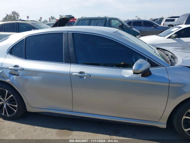 4T1B21HK8JU002129 Toyota Camry Hybrid Se