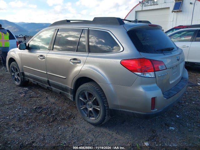 Subaru Outback 2.5i Premium 2014 4S4BRBDC6E3322335 Image 3