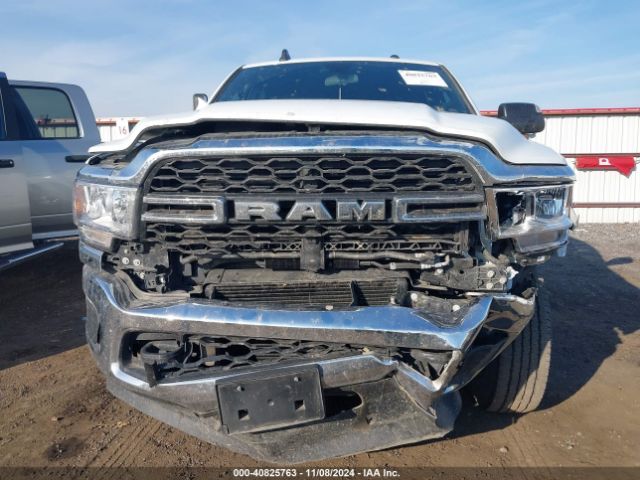 3C6UR5CL5NG418669 RAM 2500 Tradesman  4x4 6'4 Box