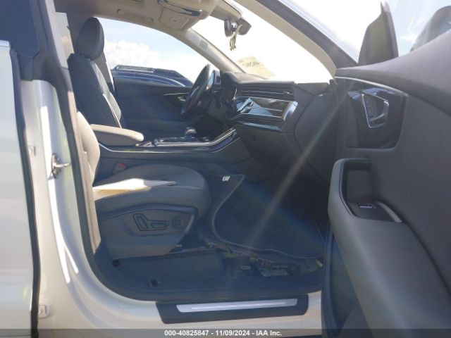 WA1CVAF16KD019386 Audi Q8 55 Premium