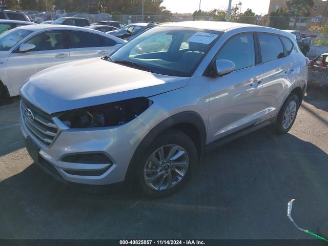 Hyundai TUCSON SE 2018 KM8J23A45JU736486 Image 2