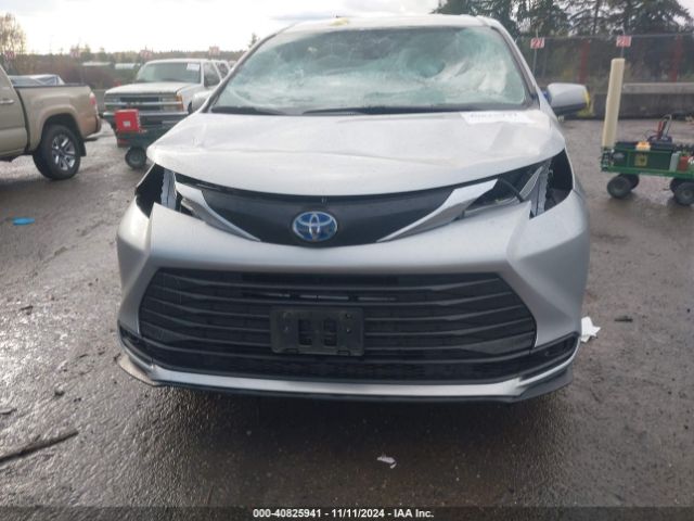 5TDKRKECXNS109650 Toyota SIENNA LE
